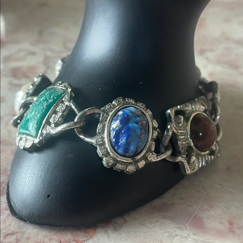 EUC Vintage Cabochon Woman’s Clasp Silver Plated Bracelet~Brown/Blue/Green Ston
